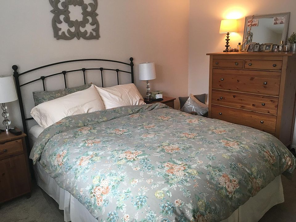 1st image of 515 W Wrightwood Ave APT 215