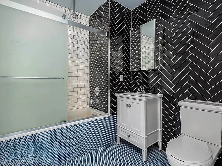 1084 Rogers Ave #3B — Photo 4