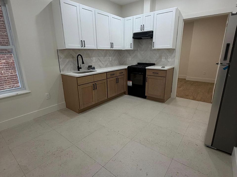 1st image of 75 Marshall St APT 3
