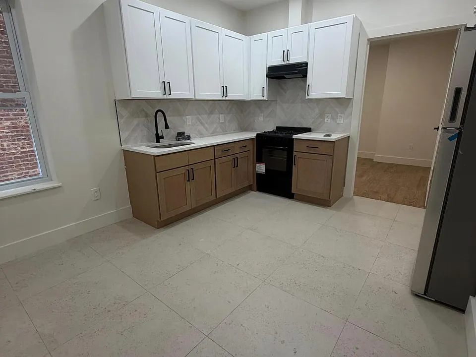 75 Marshall St #3