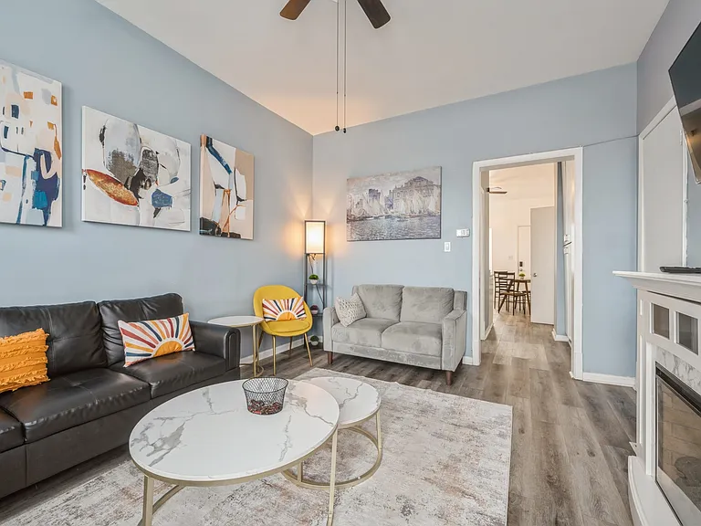 2818 N Ashland Ave #1 — Photo 3