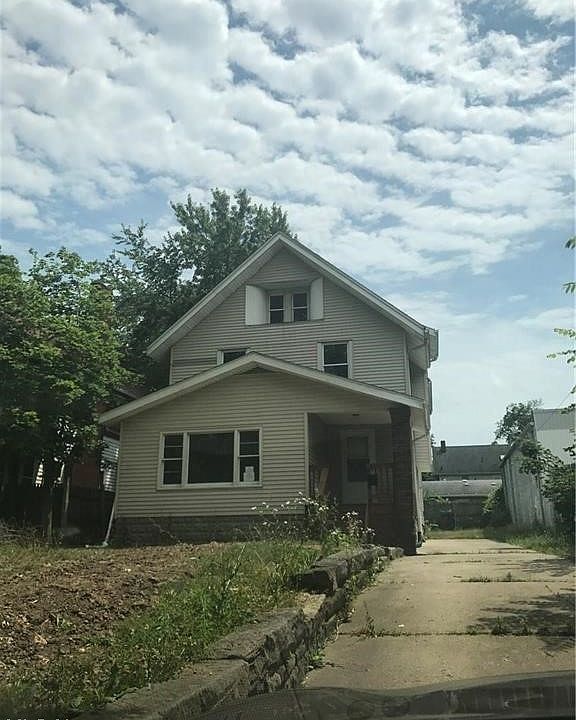 1st image of 868 E Buchtel Ave