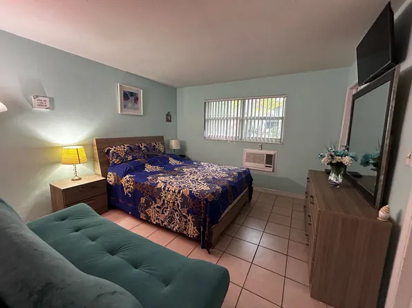 3230 NE 13th St, Pompano Beach, FL