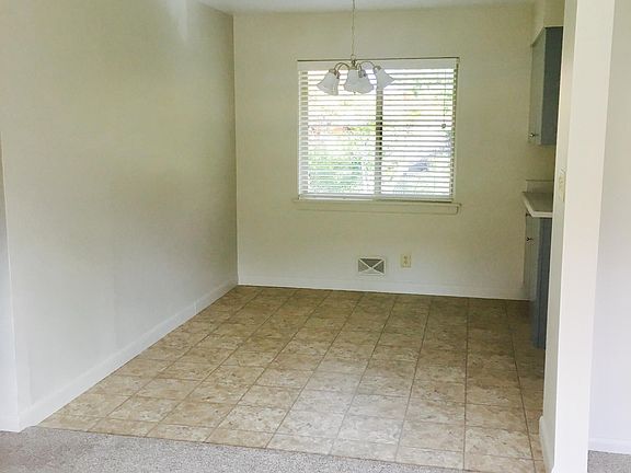 4th image of 909 Big Horn Dr
