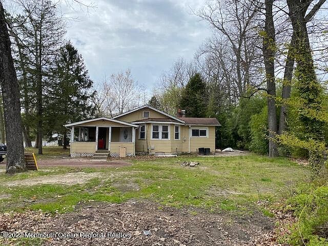 1st image of 901 E Lakeshore Dr