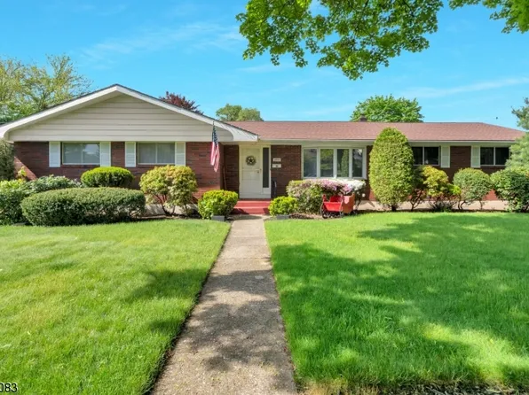 208 5Th St, Hackettstown Town, NJ 07840