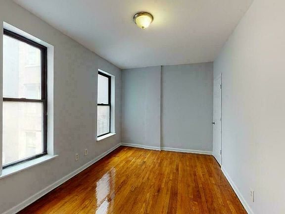 3rd image of 561 W 179th St APT 3c