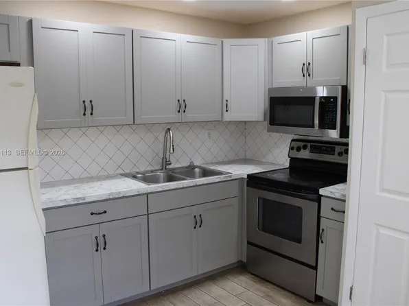 2740 SW 46th St #2, Fort Lauderdale, FL 33312