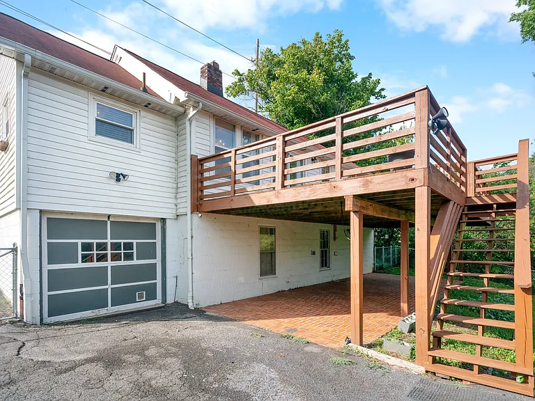 258 E Moody Ave — Photo 9