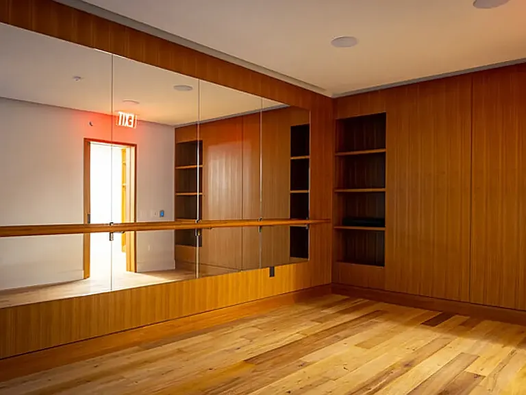 100 Vandam St #13A — Photo 13