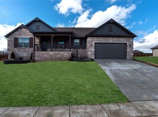 1105 S Nemett Cir, Pea Ridge, AR 72751