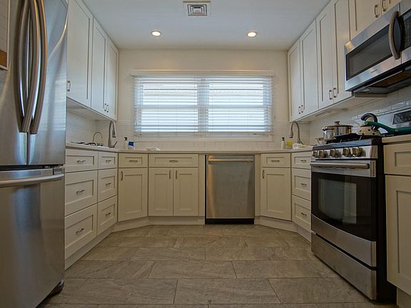 4th image of 246 Rockaway Tpke