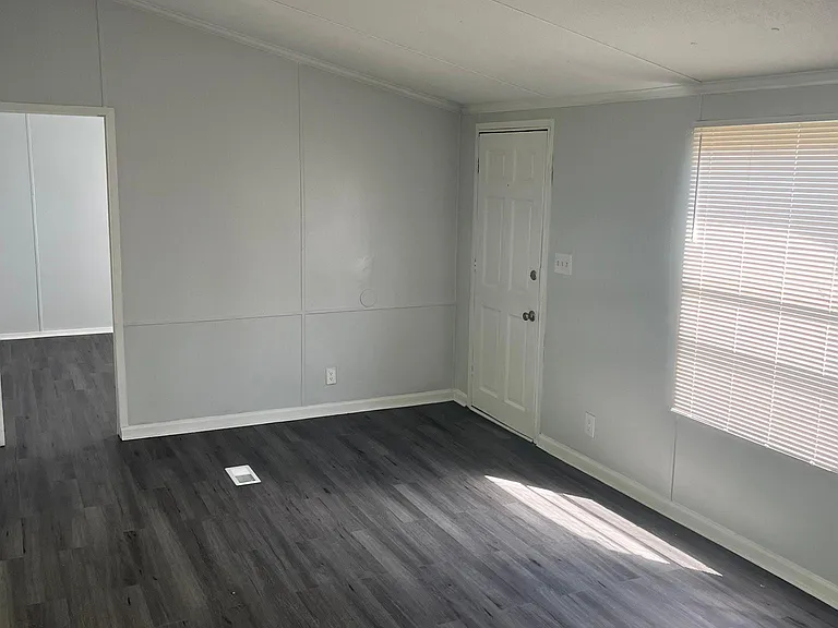 1611 Underwood St — Photo 17