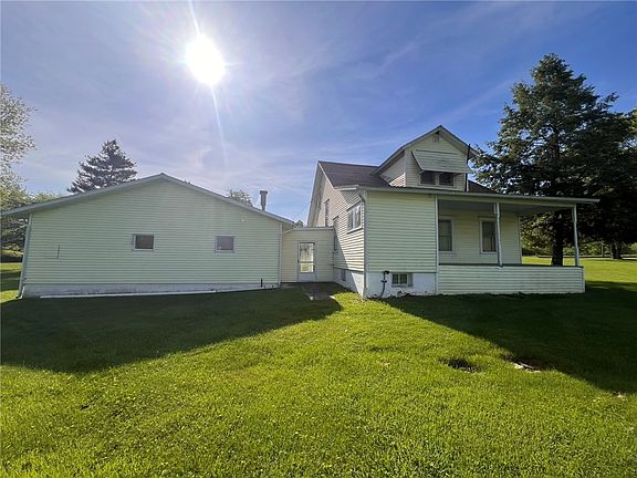 3rd image of 2631 Lost Hill Rd
