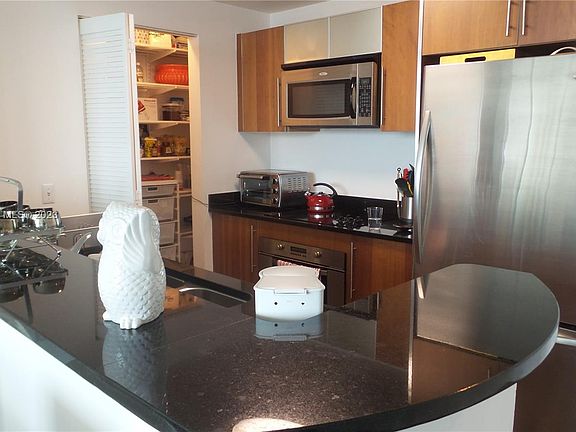 4th image of 300 S Biscayne Blvd APT 3306