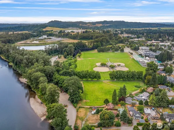 618 RIVERVIEW Drive, Monroe, WA 98272