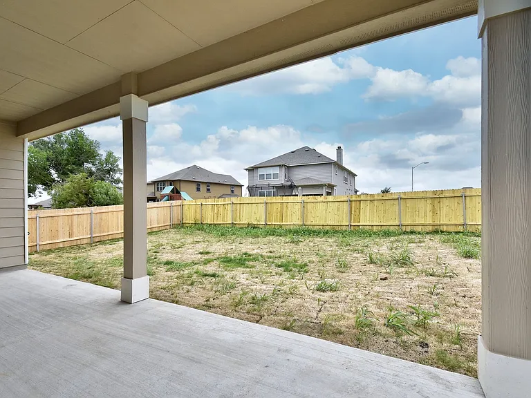 108 Redcliff Path — Photo 32