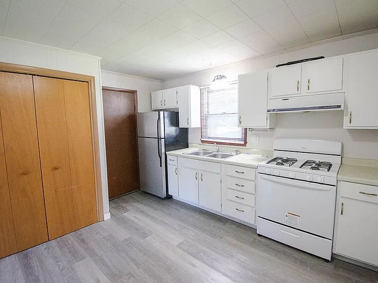 440 Church Ave — Photo 5