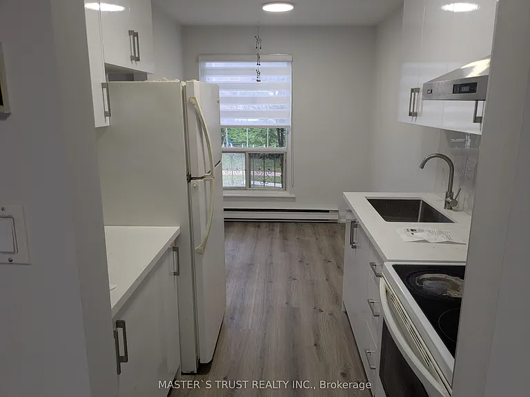 2075 Warden Ave S #29 — Photo 8