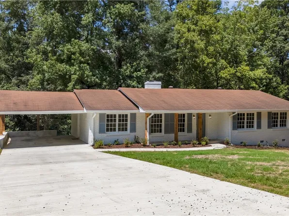 2516 Shoal Pl, Northport, AL 35473