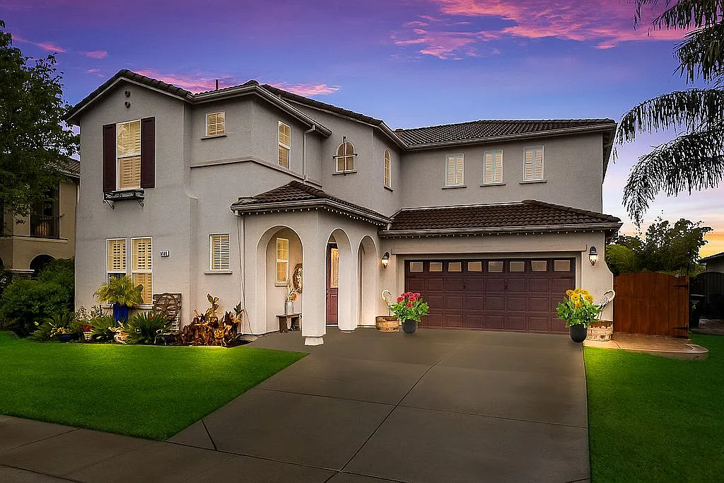 5566 Jerry Litell Way photo 1