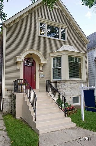 1st image of 3839 N Hermitage Ave #1