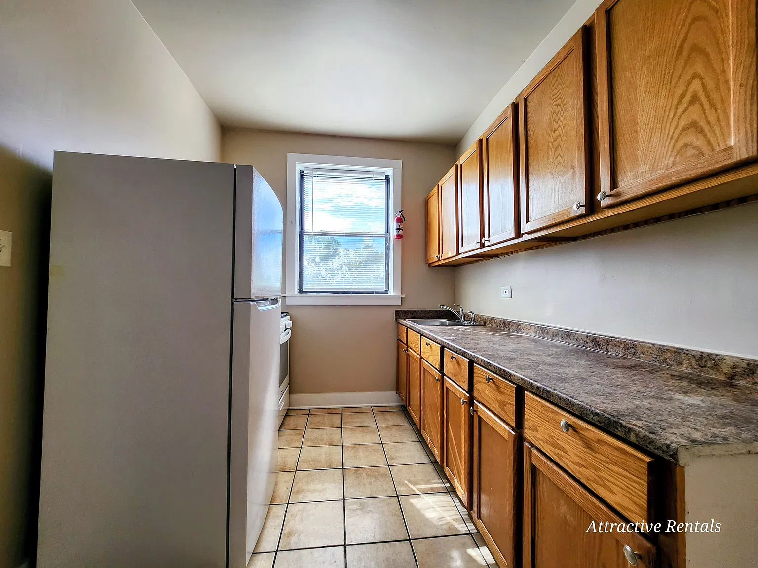 53 E Marquette Rd — Photo 3