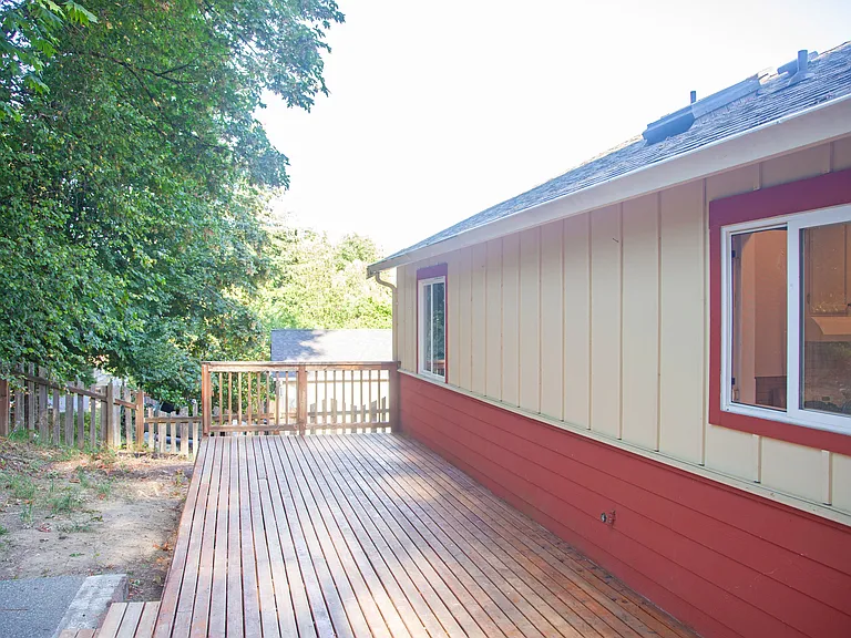 6530 NE Center St — Photo 14