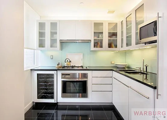 Rented by Warburg | media 8