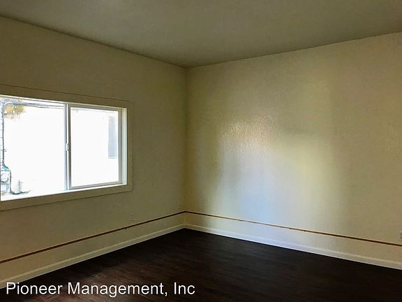 5th image of 748 SE Jackson St APT 2