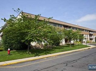 1111 River Rd #F7-F07, Edgewater, NJ 07020