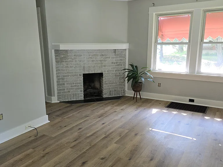 2744 Dwight Ave — Photo 9