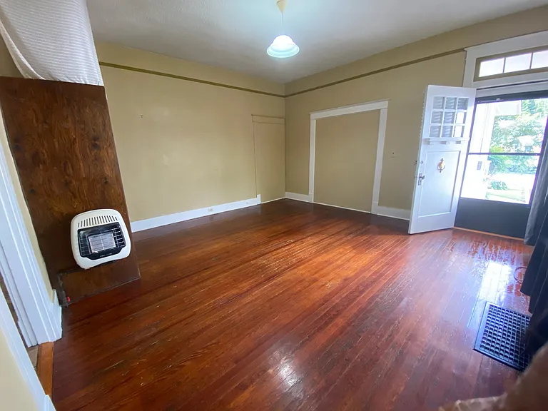 2295 York Ave #2-B — Photo 9