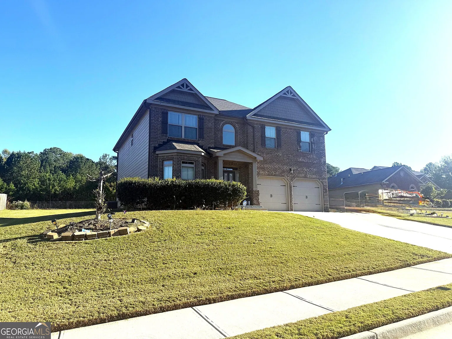4 bed, 2.5 bath, 2784 sqft, $1,000 — Photo 1