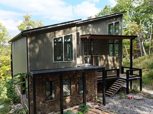 1637 Bench Mountain Way, Sevierville, TN 37876