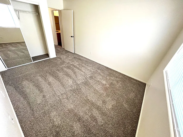 4916 River Splash Ave — Photo 15