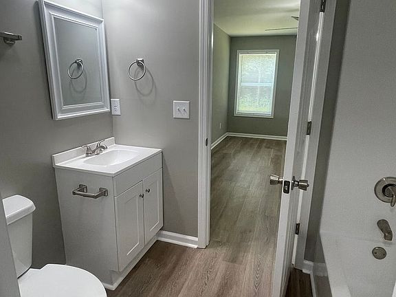 5th image of 4599 Lexington Rd