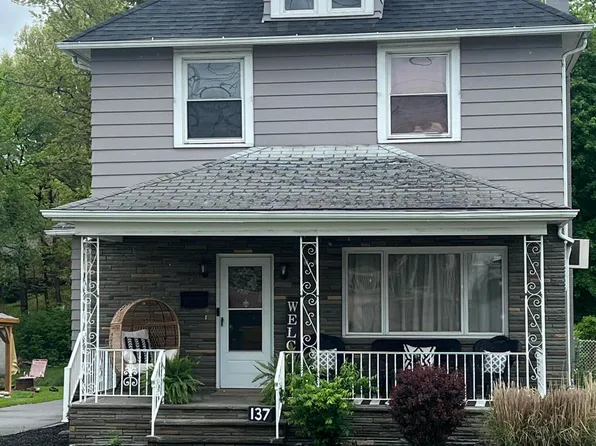 137 S Main St, Archbald, PA 18403