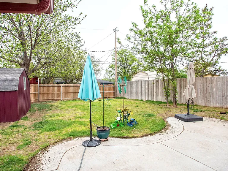 3301 Winton Dr — Photo 18