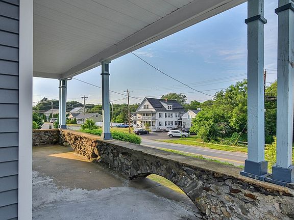 5th image of 366 Hilldale Ave