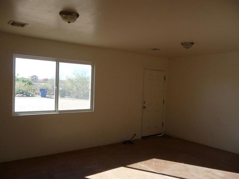 1st image of 5070 S Park Ave Unit 2