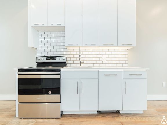 5th image of 195 Menahan St #3F