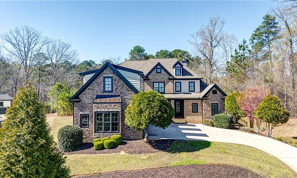1049 Highland Village Trl