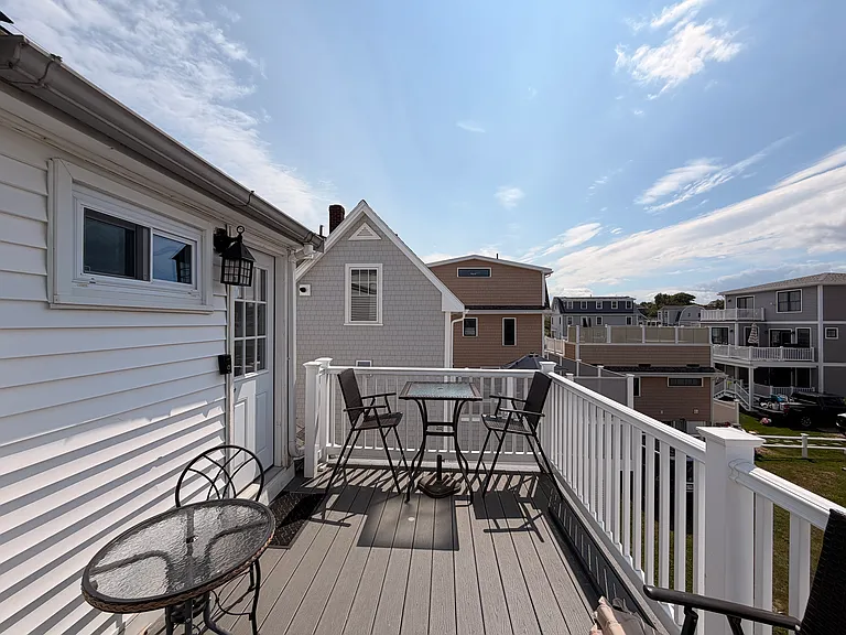 Deck & Entryway