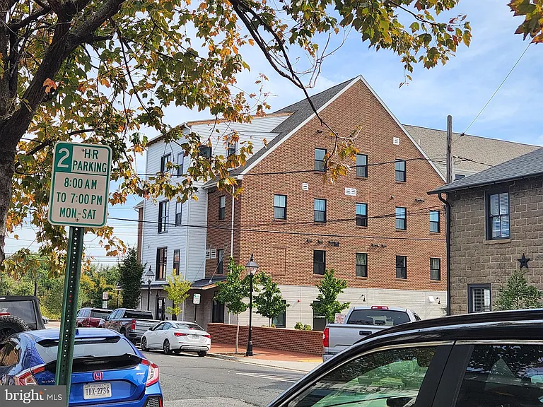 102 Hanover St #302 — Photo 25