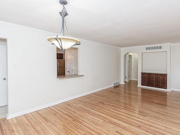 5th image of 8823 Iroquois Dr