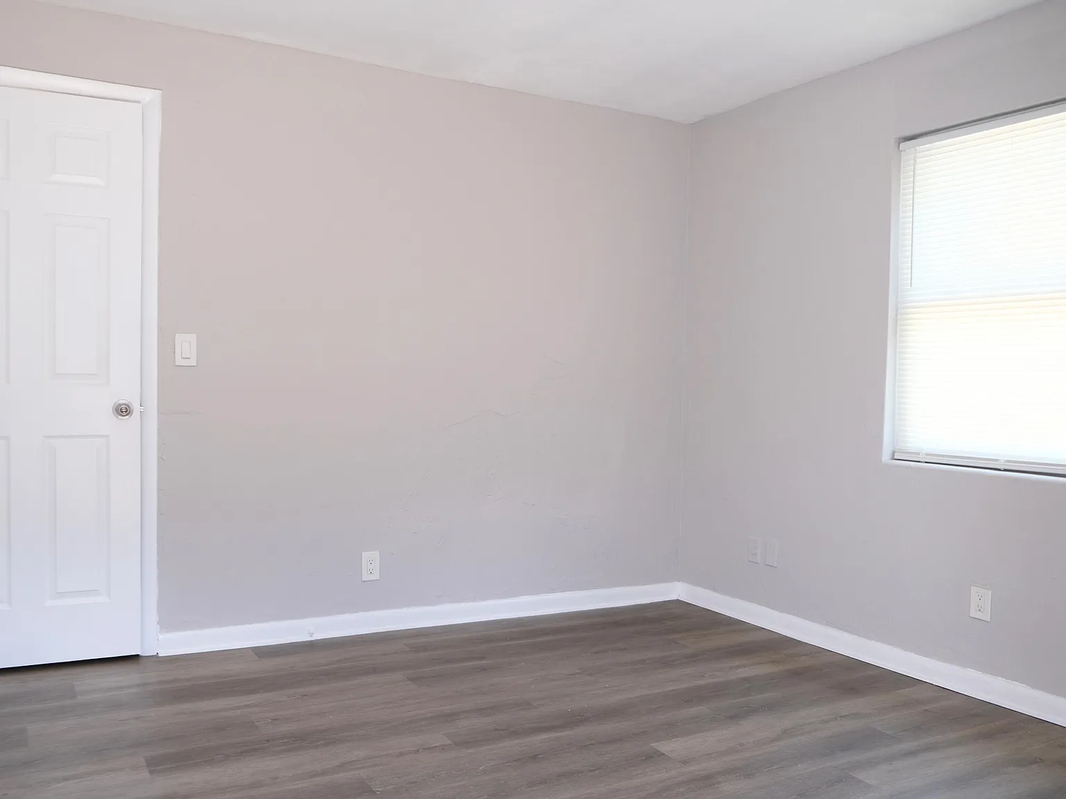 2 bed, 1.0 bath, 700 sqft, $1,700 — Photo 3