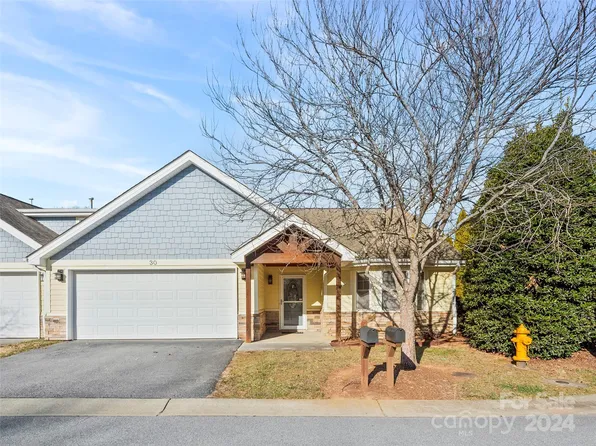 30 Kaylor Dr, Arden, NC 28704