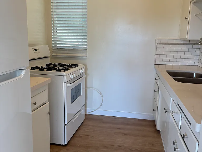 257 Grandview St #5 — Photo 6