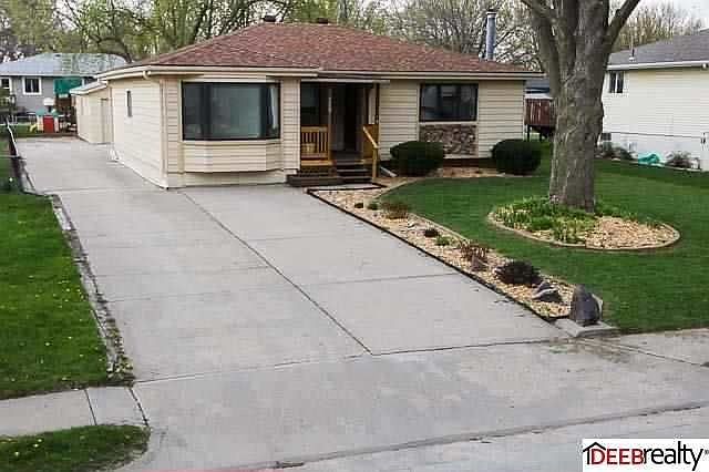1st image of 229 Hackberry Dr